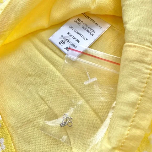 NWT Red Dress Boutique Yellow Floral Print Two Piece Set in Size Small - Picture 15 of 16